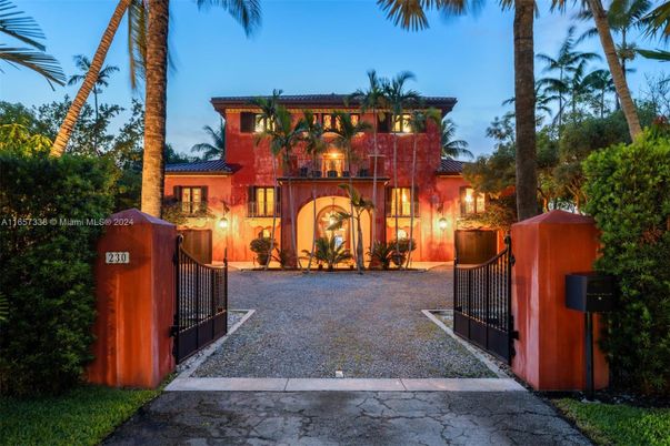 Backyard, Exterior, Facade, Mediterranean