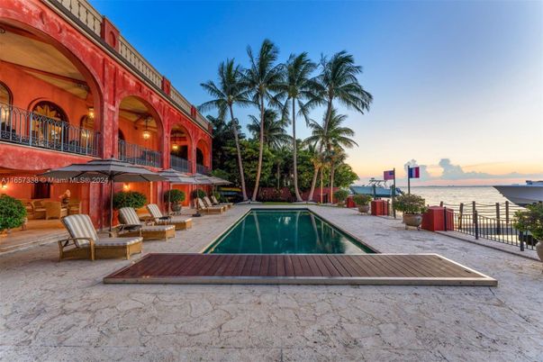 Exterior, Pool, Water