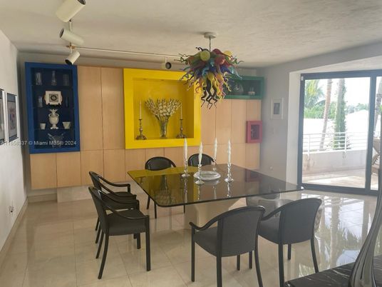 Dining room, Interior