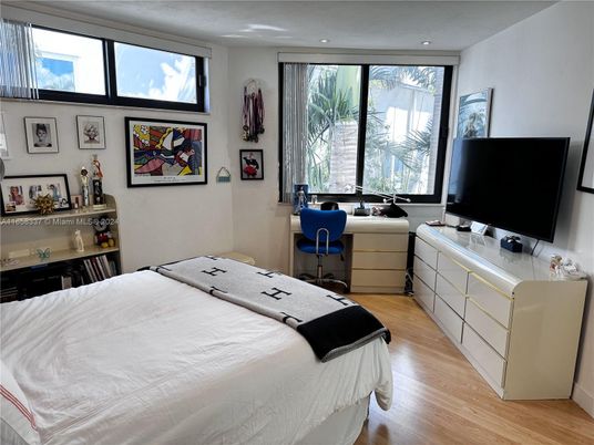 Bedroom, Home Office, Interior, Recessed Lighting, Wood Texture Flooring