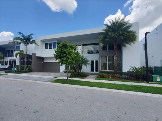 Attached, Exterior, Facade, Modern