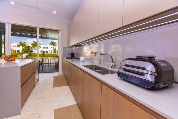 Interior, Kitchen, Recessed Lighting