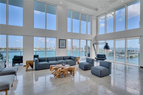 Interior, Living room, Recessed Lighting, Water