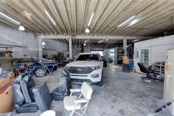 Garage, Interior