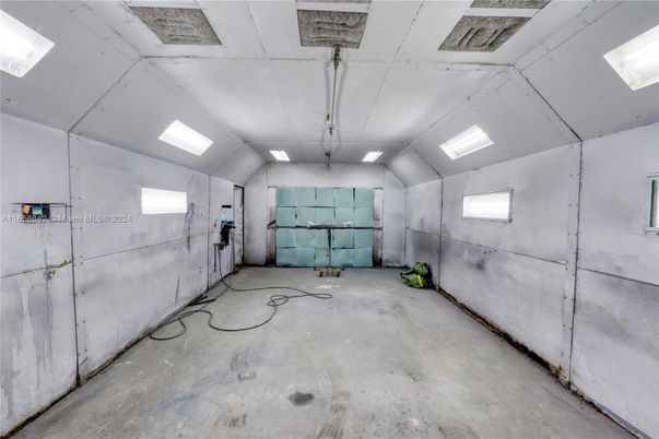 Garage, Interior