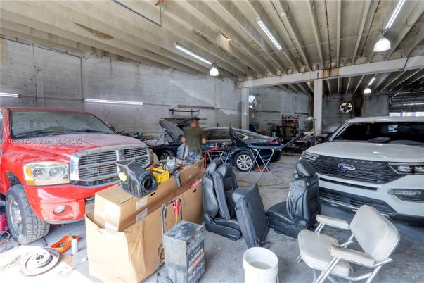 Garage, Interior, Stone Walls