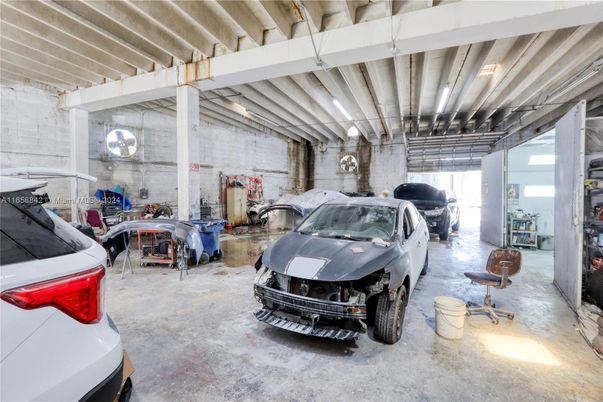 Garage, Interior, Stone Walls