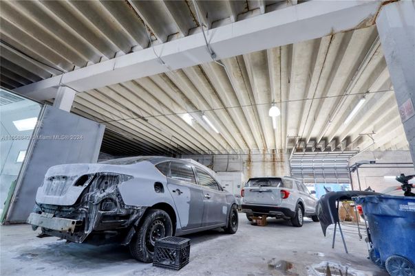 Garage, Interior