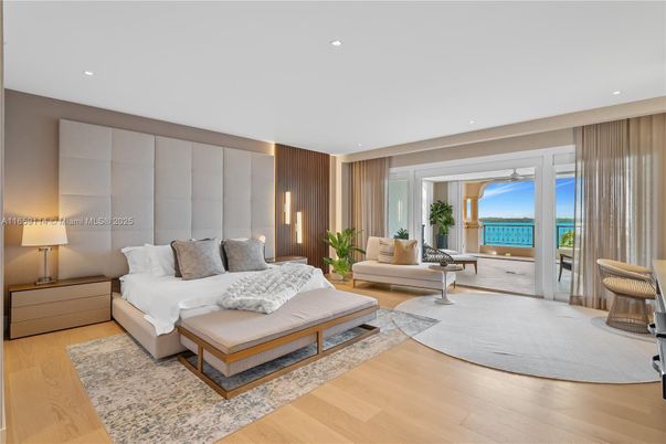 Interior, Living room, Recessed Lighting, Water, Wood Texture Flooring