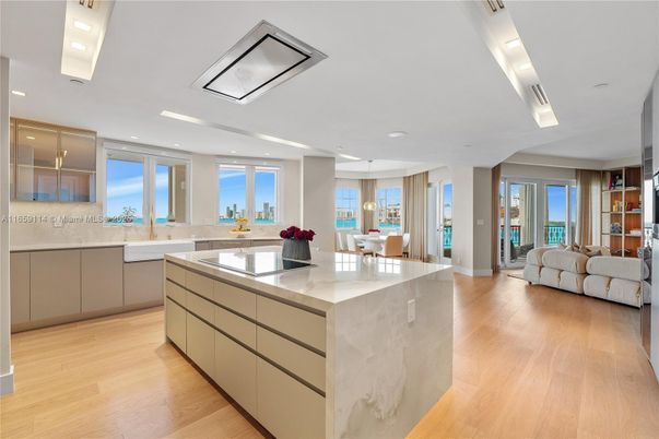 Dining room, Interior, Kitchen, Pendant Lights, Recessed Lighting, Wood Texture Flooring