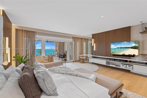Bedroom, Interior, Living room, Pendant Lights, Recessed Lighting, Wood Texture Flooring
