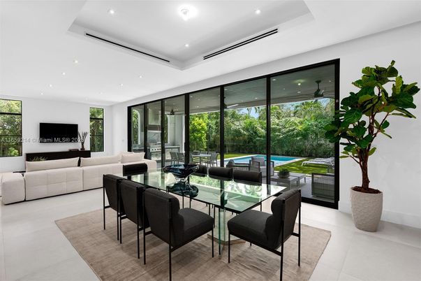 Dining room, Interior, Living room, Recessed Lighting