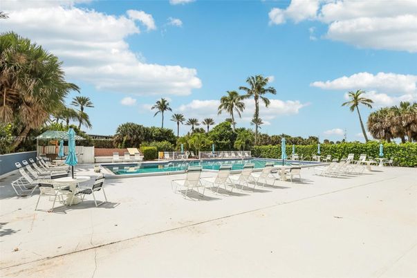 Exterior, Playground, Pool