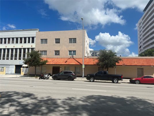 Exterior, Facade, Highrise