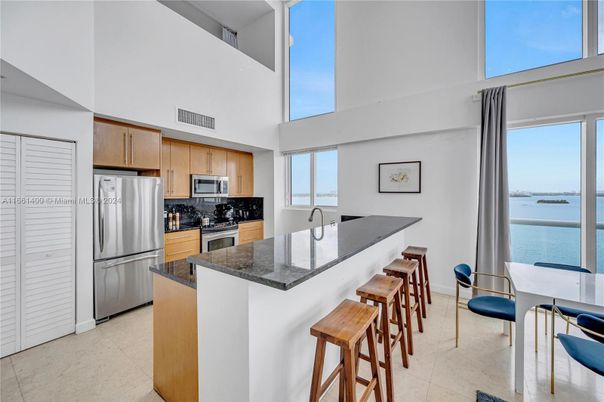 Dining room, Interior, Kitchen, Stainless Steel Appliances, Water