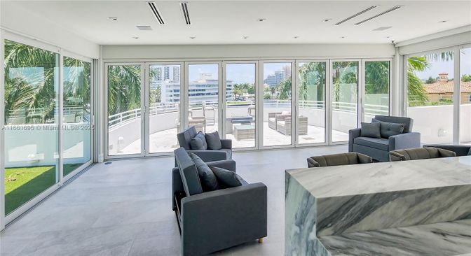 Interior, Living room, Recessed Lighting, Sun Room