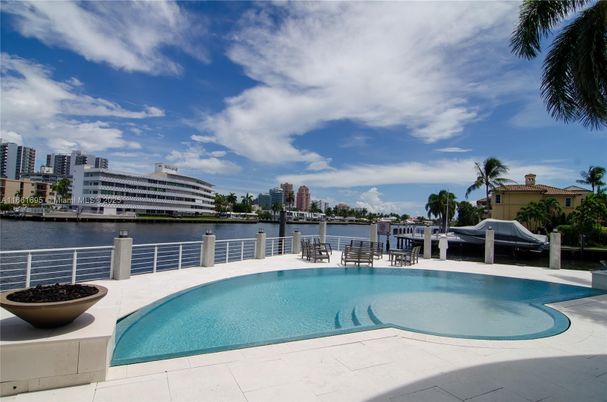 Exterior, Lake, Pool