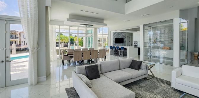 Dining room, Interior, Living room, Marble, Recessed Lighting