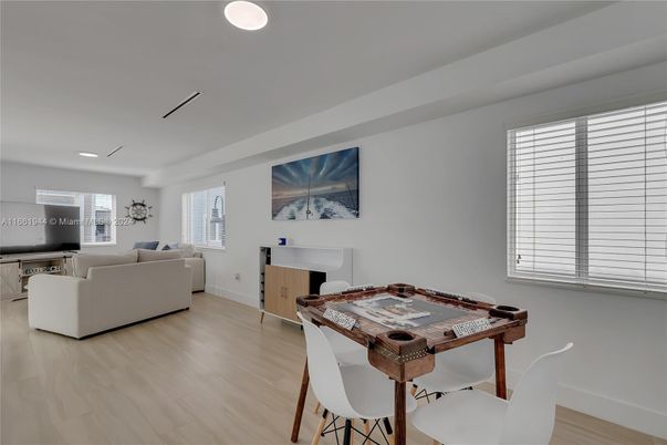 Game Room, Interior, Living room, Recessed Lighting, Wood Texture Flooring