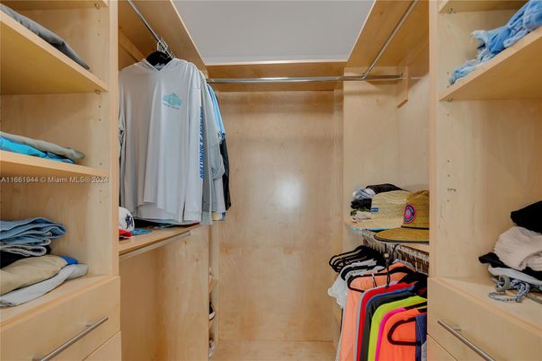 Interior, Walk-in Closets