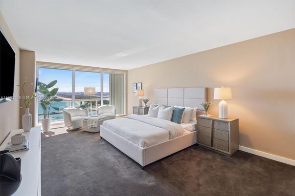 Bedroom, Interior, Water