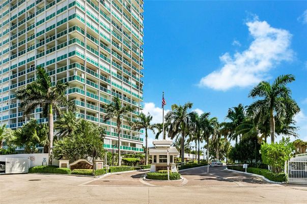 Exterior, Facade, Condo Building