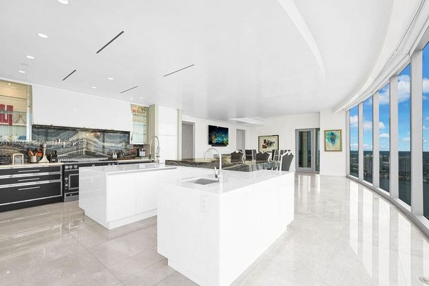 Interior, Kitchen, Recessed Lighting, Water
