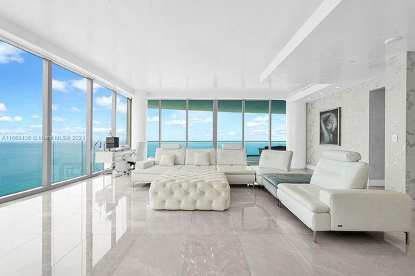Interior, Living room, Water