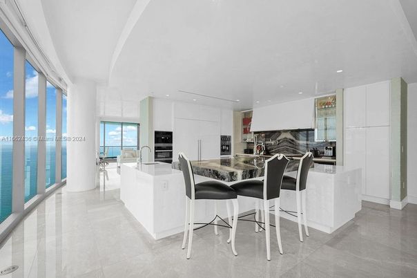 Interior, Kitchen, Recessed Lighting, Water