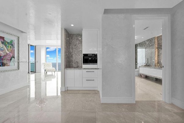 Interior, Kitchen, Recessed Lighting, Water