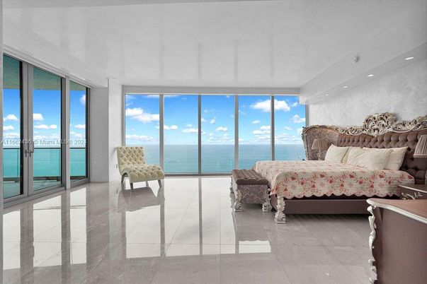 Bedroom, Interior, Recessed Lighting, Water