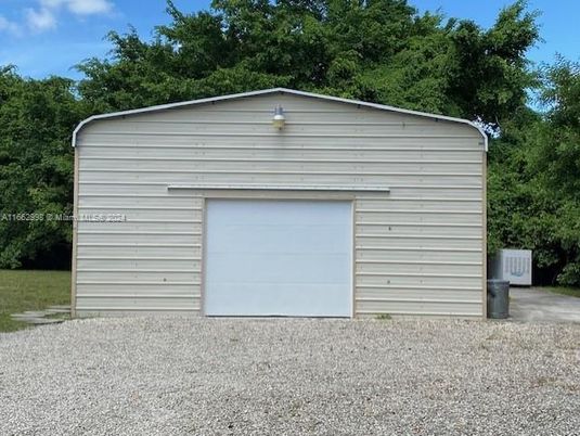 Detached Garage, Exterior