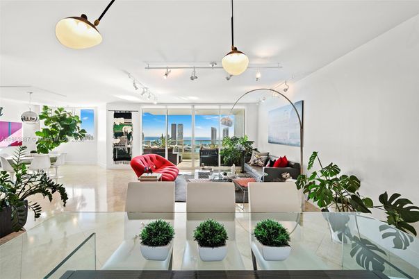 Interior, Living room, Pendant Lights
