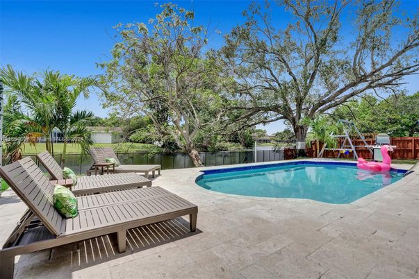 Exterior, Playground, Pool