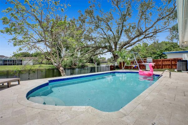 Exterior, Playground, Pool