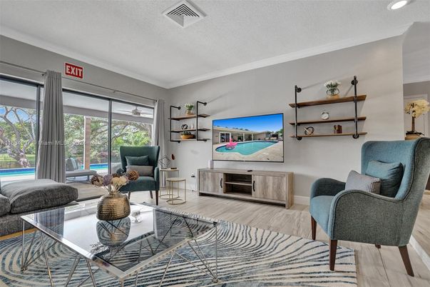 Interior, Living room, Recessed Lighting, Wood Texture Flooring