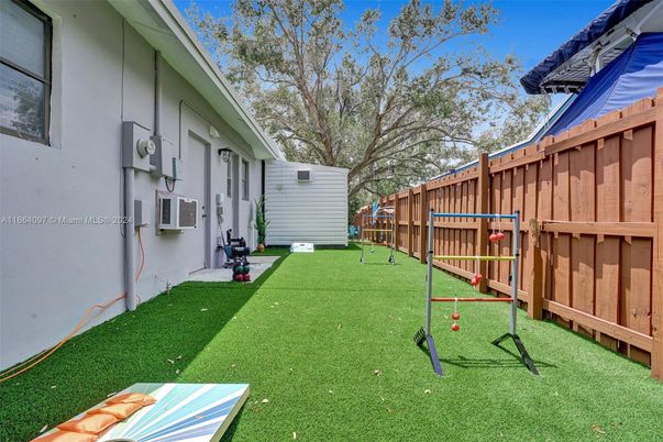 Backyard, Exterior