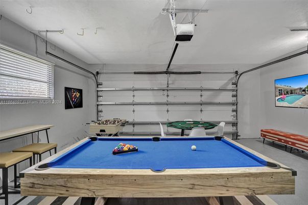 Billiard Table, Game Room, Garage, Interior