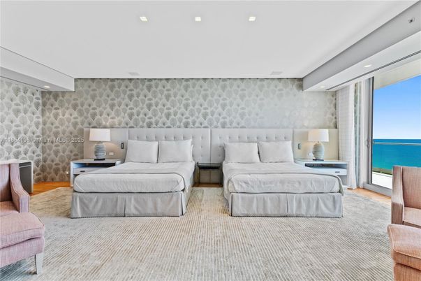 Bedroom, Interior, Recessed Lighting, Water