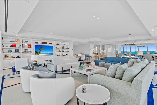 Dining room, Interior, Living room, Pendant Lights, Recessed Lighting
