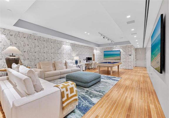 Game Room, Interior, Living room, Recessed Lighting, Wood Texture Flooring
