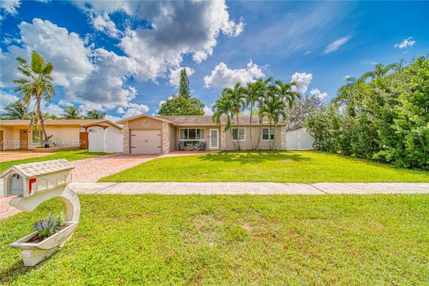 Backyard, Detached Garage, Exterior