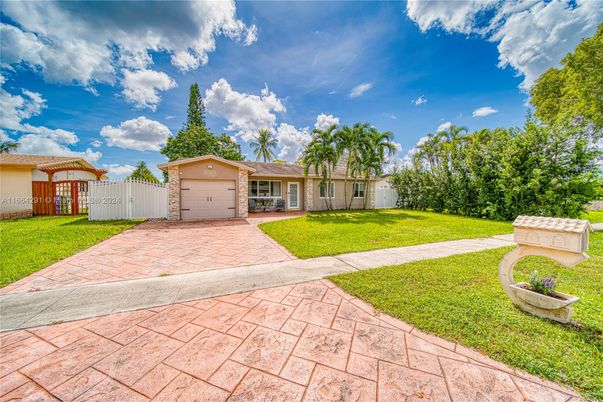 Backyard, Detached Garage, Exterior