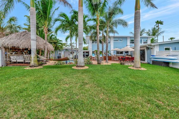 Backyard, Exterior, Hot Tub