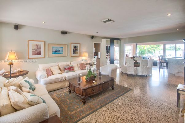 Dining room, Interior, Living room, Recessed Lighting