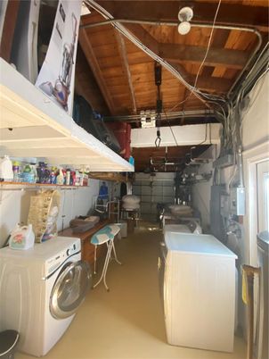 Interior, Washer, Wooden Beams, Wooden Ceilings