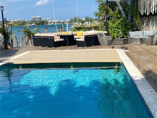 Exterior, Pool, Water