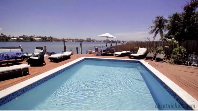 Exterior, Pool, Water