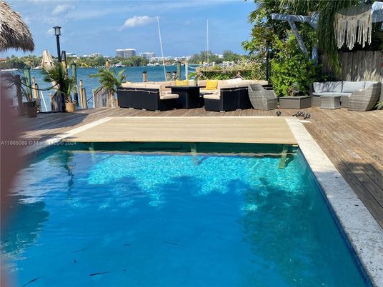 Exterior, Pool, Water