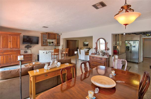 Dining room, Interior, Kitchen, Living room, Stainless Steel Appliances